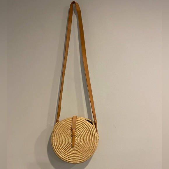 French Baskets Rose Round Crossbody Straw Bag Leather Trim - Picture 1 of 7